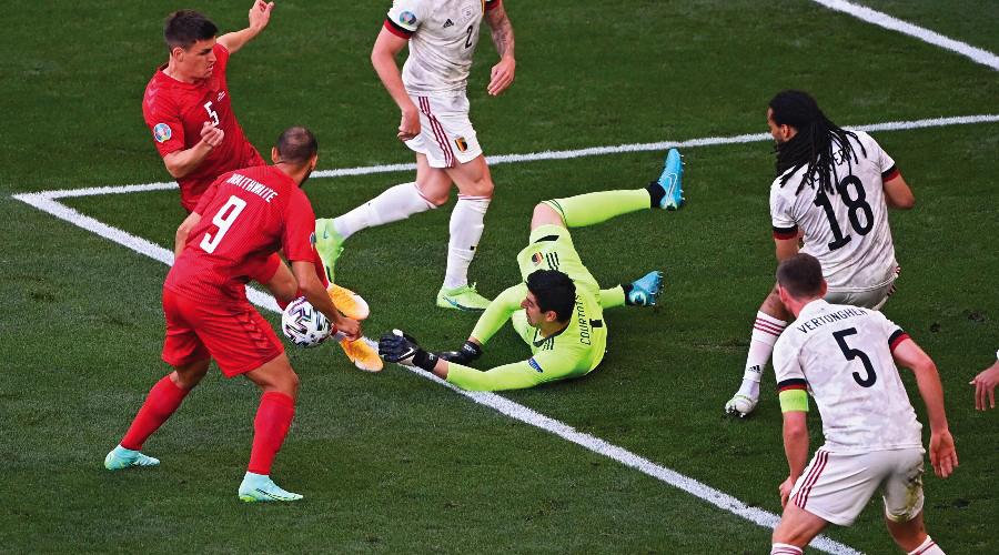 Jun 10, 2021 · albert merkt gezonde concurrentie bij de rode duivels 10 juni 2021 0 reacties door redactie roberto martinez trekt met 26 spelers naar het ek. Rode Duivels 2021 - Voetbal Uefa Euro 2021 Op Naar De Ronde Van Xnumx Voor De Rode Duivels En De Oranjes Faxinfo