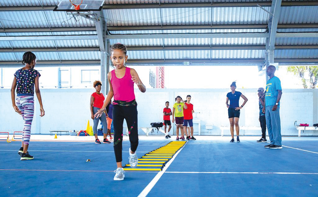 Abbigliamento atletica deals per bambini